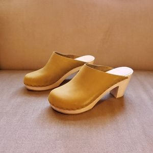 Bryr Clementine Closed High Heel Fennel Clogs